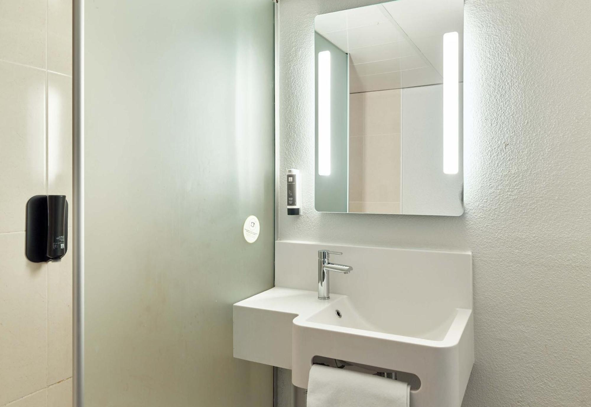 B&B Hotel Orly Rungis Aeroport 2 Etoiles מראה חיצוני תמונה
